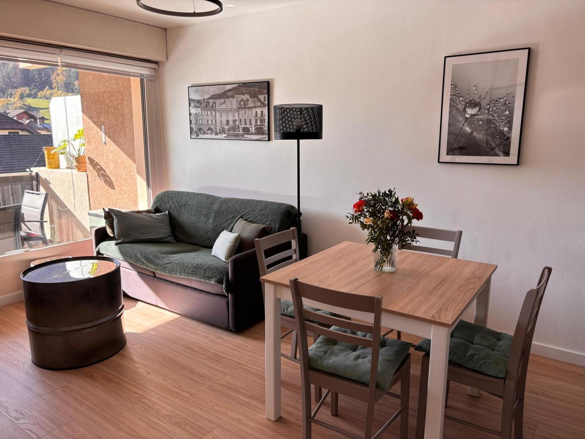 Agreable 2 Pieces Au Coeur De Thones Lägenhet Exteriör bild