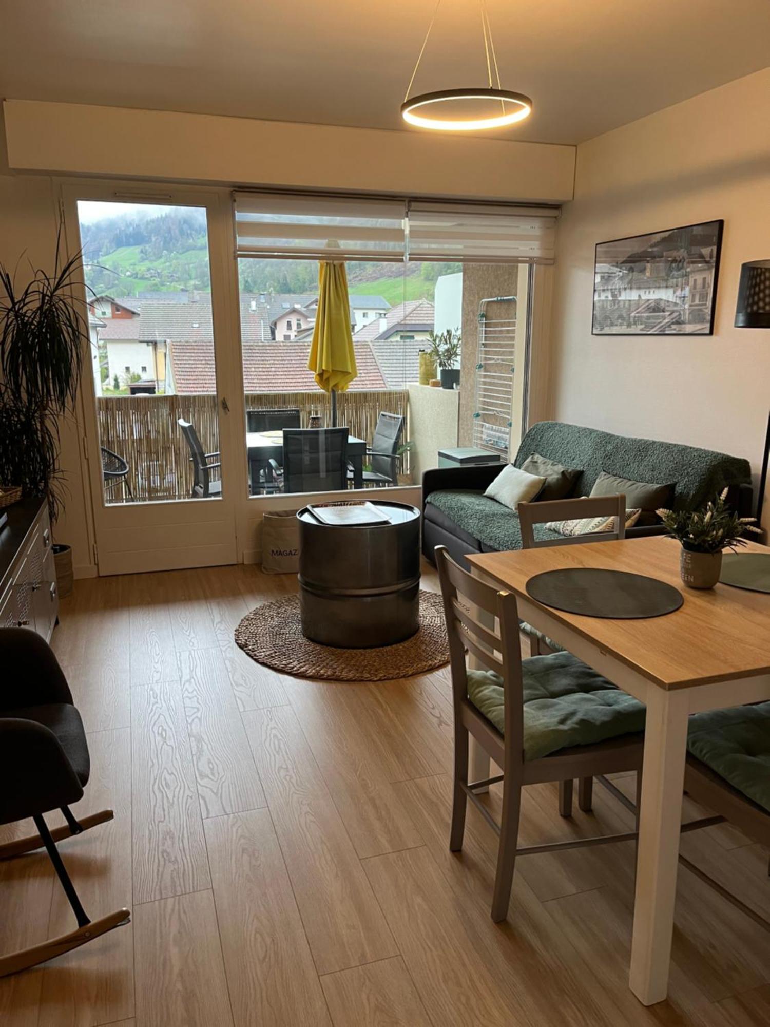 Agreable 2 Pieces Au Coeur De Thones Lägenhet Exteriör bild